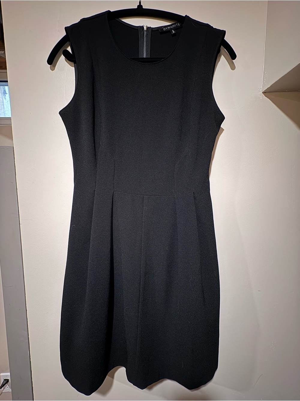 Dynamite Black Sleeveless Midi Dress - Picture 2 of 5